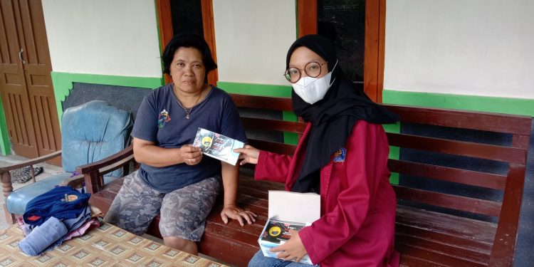 Mahasiswa KKNT MBKM UNISRI 2021 Berikan Sosialisasi Pentingnya Menggunakan Masker