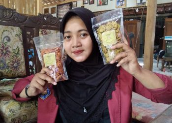 Perbaikan Pengemasan, Labeling dan Penambahan Rasa Pada Produk Petek Crispy