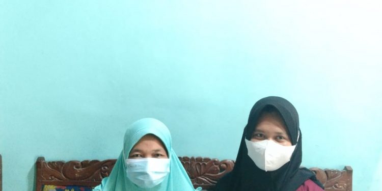 Mahasiswa KKNT MBKM Wujudkan Desa Bangkit UNISRI Lakukan Teknik Relaksasi pada Warga Karangwaru.