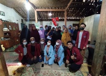 Penyuluhan dan Pelatihan Pembuatan Krupuk Nasi Kepada PKK Dukuh Lemahbang, Desa Bulurejo, Karanganyar