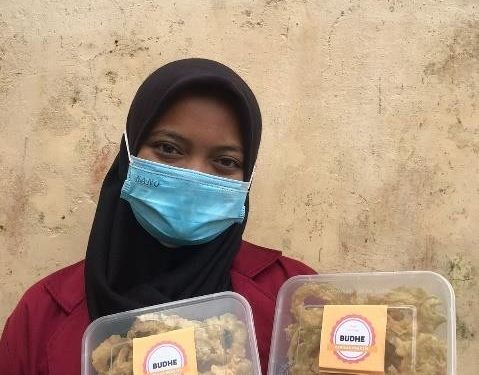 Dampingi UMKM Kripik Pare Kalisoro Berjuang Menghadapi Pandemi Covid-19