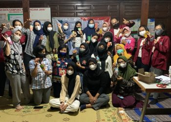 Pelatihan Kewirausahaan Pembuatan Tempat Hand Sanitizer