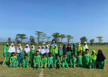 Mencetak siswa berprestasi non Akademik dengan Taekwondo di SDN Jeron