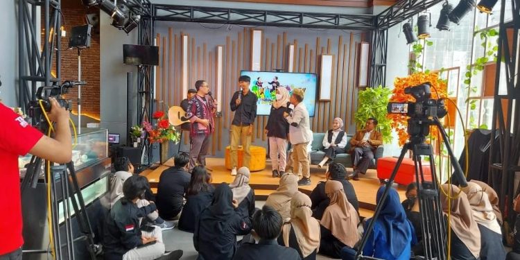 KULIAH ASYIK, RASA PIKNIK DI TA MEDIA GRUP