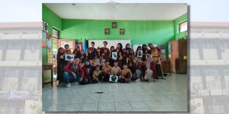 Sekolah Alam SDN GLINTANG 1 Membuat Kolase Daun dan Menanam Sayuran