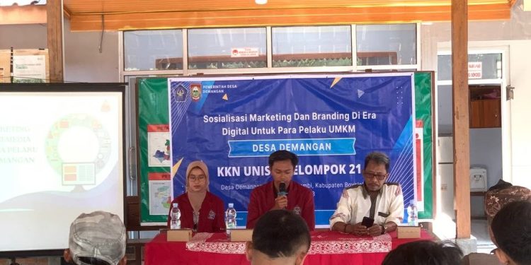 Mahasiswa UNISRI Sosialisasi Marketing Melalui Media Sosial Untuk Para Pelaku UMKM