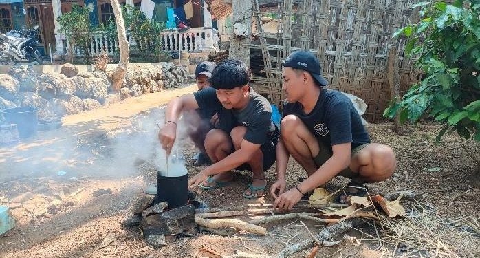 Pelatihan Usaha Pembuatan Briket Di Desa Glintang