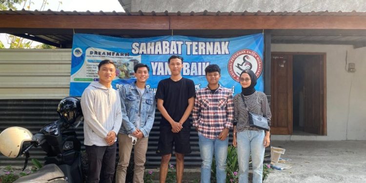 Kegiatan Pemasaran Produk Tim Voer MS (Maggot Super) MBKM Kewirausahaan FE UNISRI