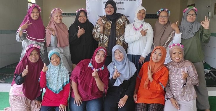 Dosen Unisri Laksanakan PkM Bertema “Pemanfaatan Kain Perca Menjadi Produk Bernilai Jual Tinggi”