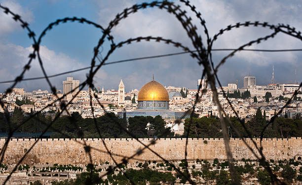 Dunia Tidak (Pernah) Baik-Baik Saja