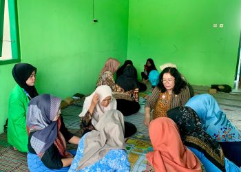 Kawal Pencegahan Stunting, KKN 156 Dampingi Kegiatan Edukasi PMBA di Jogosetran