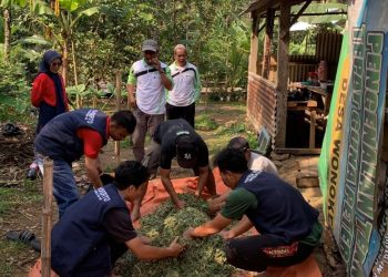 Kelompok 20 KKN Untidar Desa Wonokerto Adakan Sosialisasi dan Pelatihan Pembuatan Silase