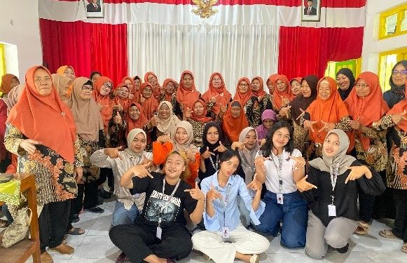 Ibu Melek Teknologi: Sosialisasi PKK Bersama KKN PPM Unisri Kelompok 77 di Desa Jimus