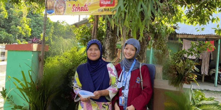 Bangun Identitas Usaha Lokal, Mahasiswa UNISRI Lakukan Pendampingan Branding UMKM dari Rumah ke Rumah