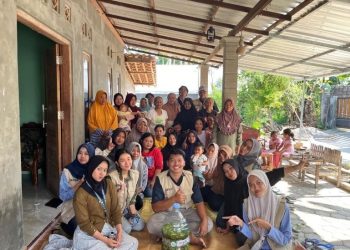 Sosialisasi Pembuatan Pupuk Organik Cair (POC) untuk warga Desa Jemawan, Klaten