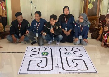 Pengenalan Robotika Warnai SD Cantel, Tim KKN 45 Unugiri Gaungkan Semangat “Making Indonesia 4.0”