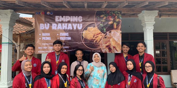 UMKM Tradisional Emping dan Tape Tampil Lebih Profesional dengan Banner dan Logo Produk