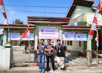 Mahasiswa KKN 55 UNISRI Laksanakan Revitalisasi Papan Nama Balai Desa Kranggan