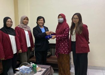 Di Balik Meja Pelayanan Kelurahan Purwosari: Cerita Magang Mahasiswa UNISRI dalam Pelayanan Publik.