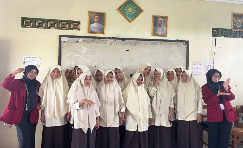 Foto: Dokumentasi kegiatan sosialisasi dan pelatihan kewirausahaan SMP Muhammadiyah Daarul Arqom, Desa Malangan, 30 Juli 2025.